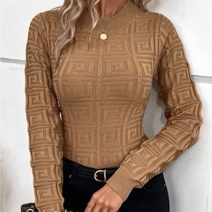 Gives me Versace vibes it’s a large